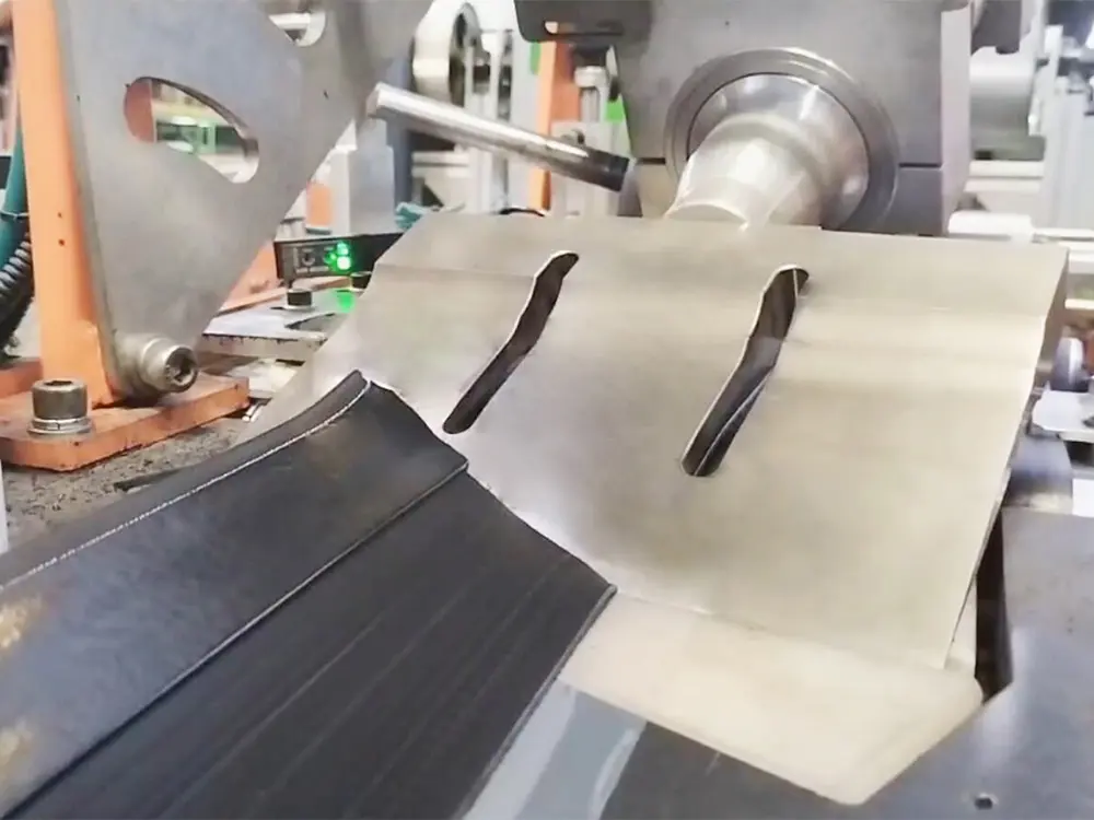 20Khz Ultrasonic Rubber Cutting Machine (1)